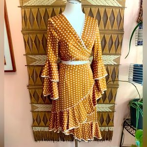 BNWT L’Atiste 2 Piece Tan and White Polka Dot Flouncy Skirt & Wrap Blouse Set
